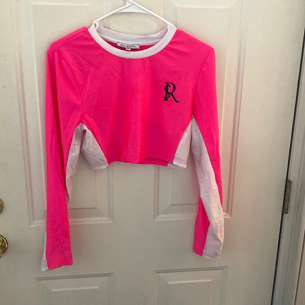 SO REAL SIZE XL CROP TOP.  Light weight great for outdoor/workout wear.